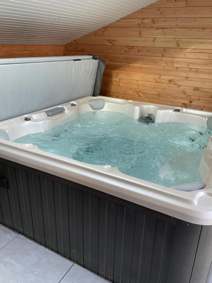 Magnifique Corps De Ferme Renove Avec Jacuzzi Villa Hillion Exterior foto