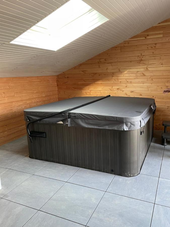 Magnifique Corps De Ferme Renove Avec Jacuzzi Villa Hillion Exterior foto